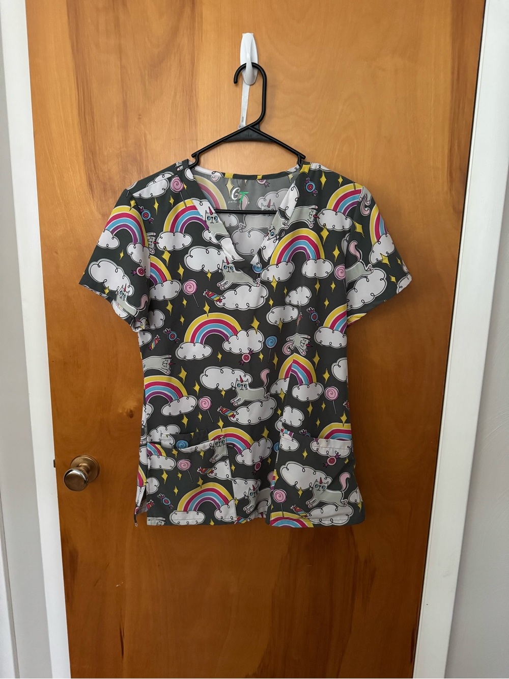 Women’s Rainbow Cloud Print Scrub Top - Gray